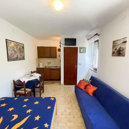 In 41868 Jadranovo